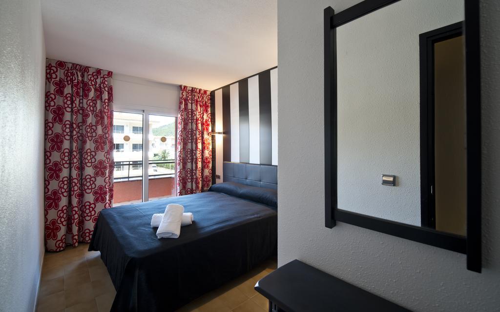 Apartamentos Sallés Beach L'Estartit Camera foto