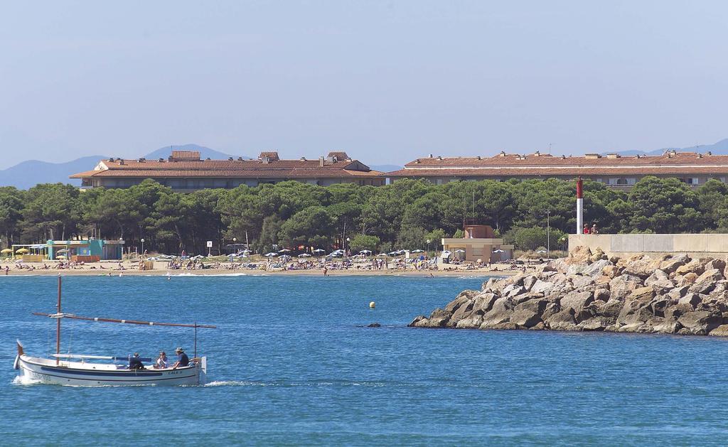 Apartamentos Sallés Beach L'Estartit Esterno foto