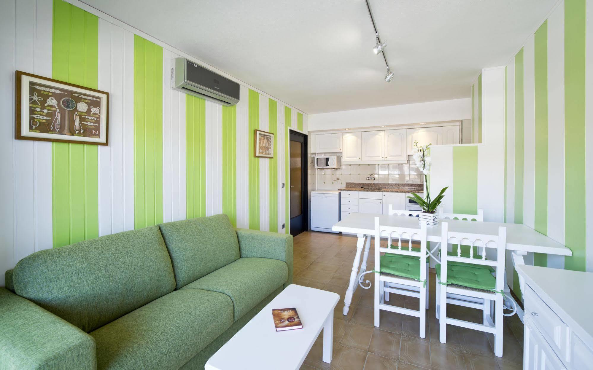 Apartamentos Sallés Beach L'Estartit Esterno foto