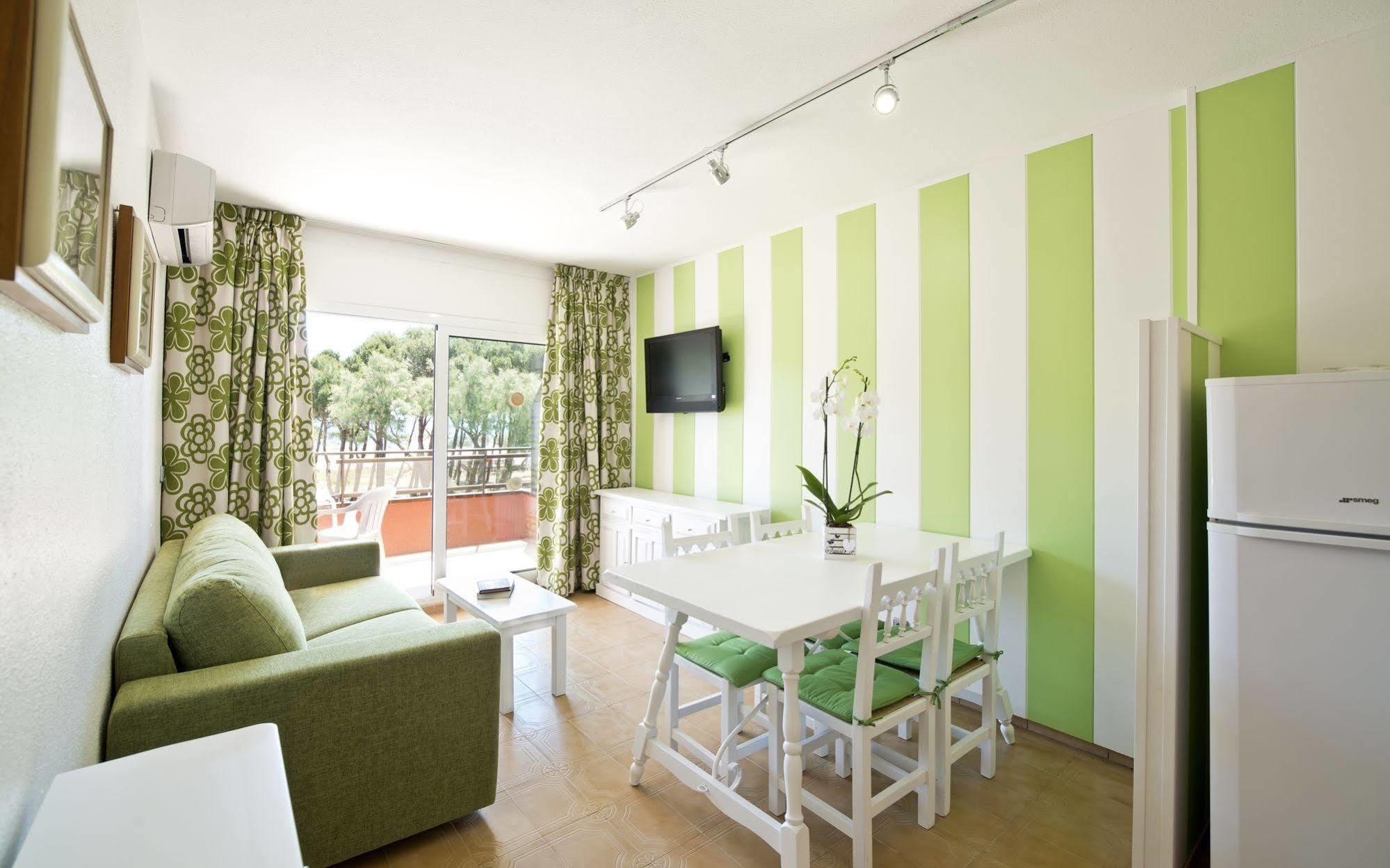 Apartamentos Sallés Beach L'Estartit Esterno foto